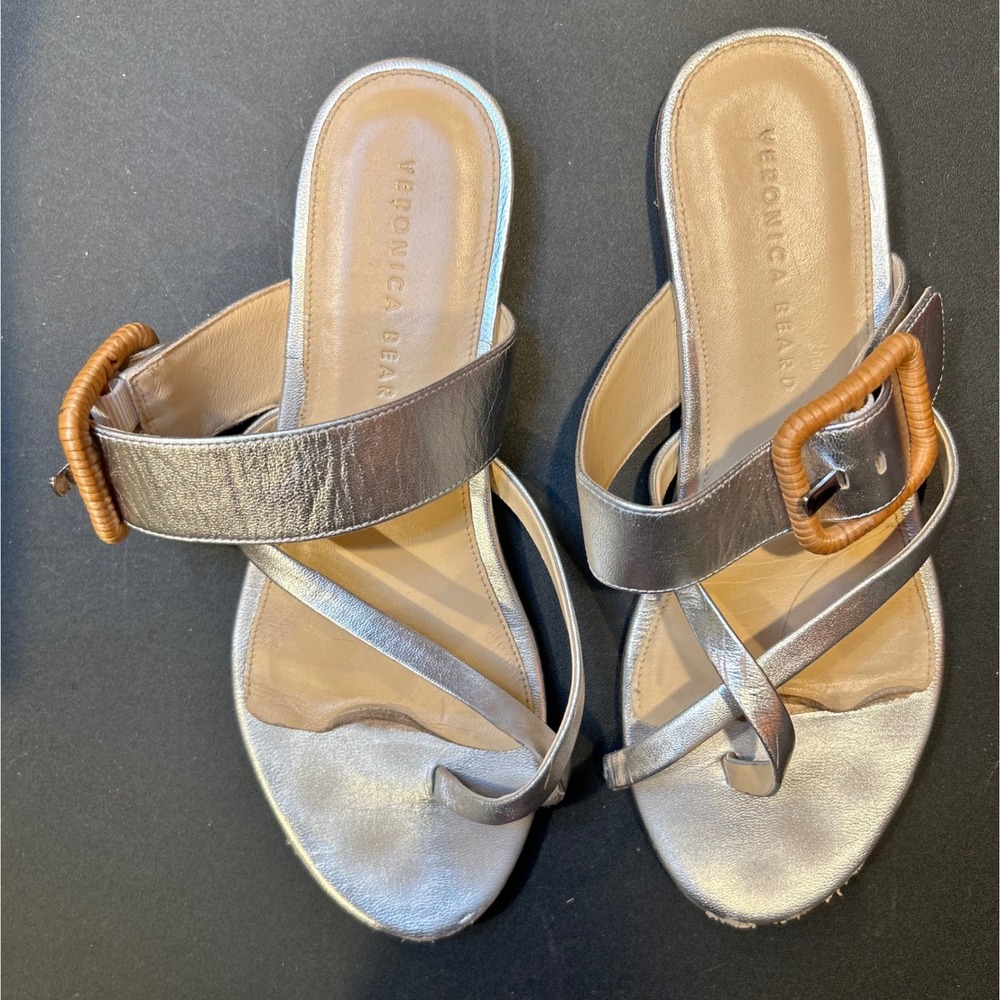 Veronica Beard Silver Metallic Leather Woven Buckle Toe Loop Sandals 10